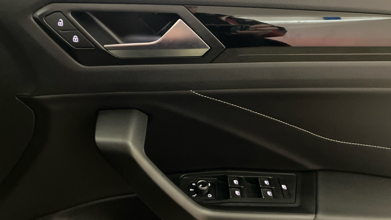 Volkswagen T-Roc 1.5 TSI Style Design 5dr Petrol Hatchback